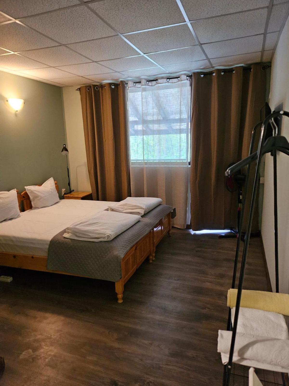 Orehite-Family Hotel ,Food & Pool Bozhichen Exteriör bild