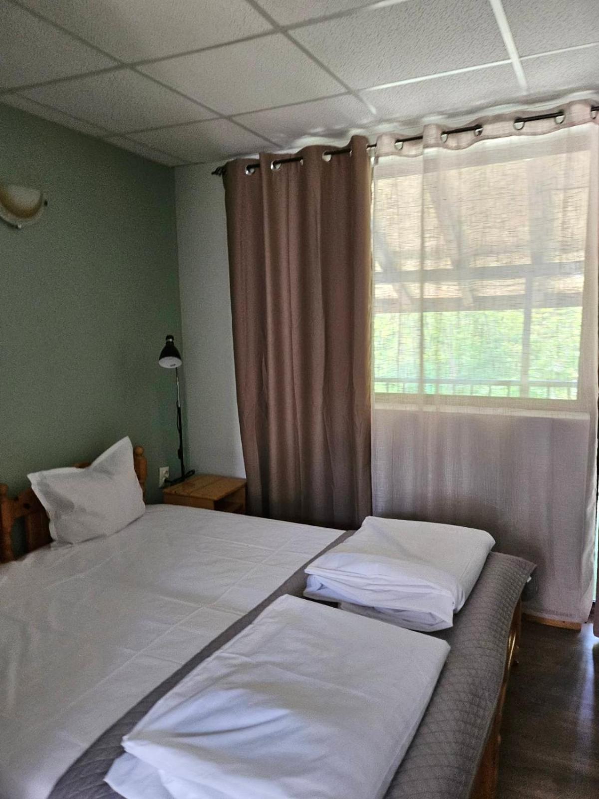 Orehite-Family Hotel ,Food & Pool Bozhichen Exteriör bild