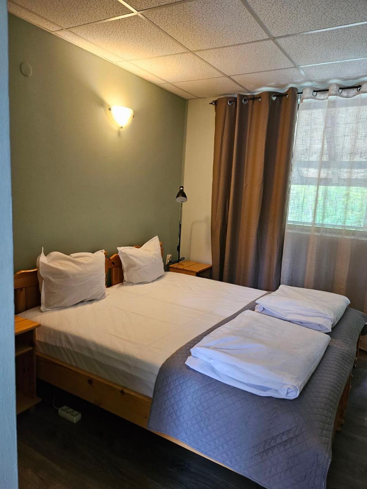 Orehite-Family Hotel ,Food & Pool Bozhichen Exteriör bild